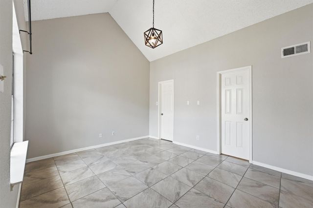 2300 Old Spanish Trail 2111, Houston, TX 77054