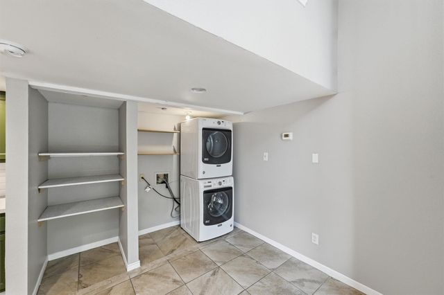 2300 Old Spanish Trail 2111, Houston, TX 77054