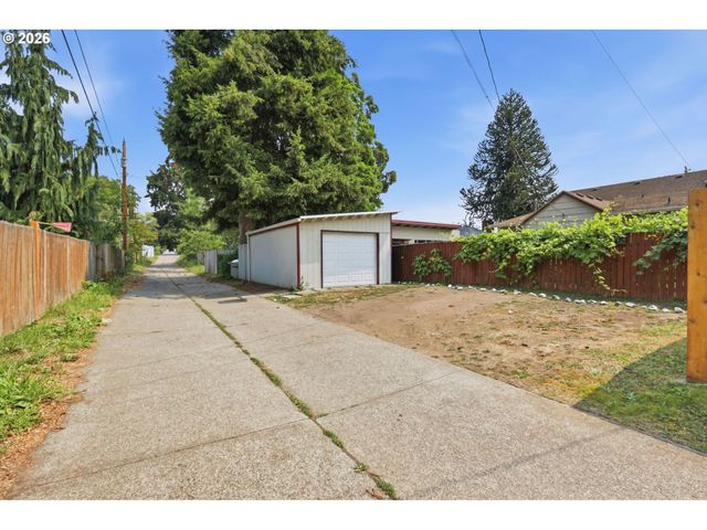 2714 FLORIDA St, Longview, WA 98632