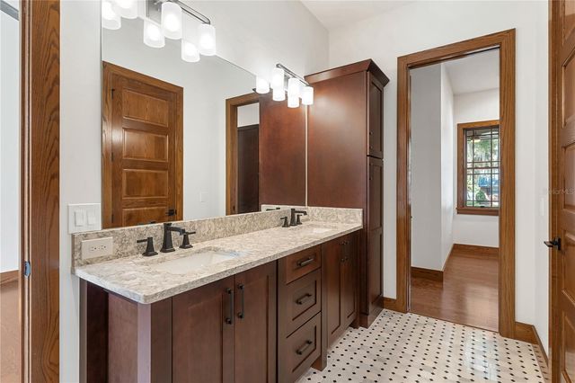 1000 S 9TH STREET, Leesburg, FL 34748