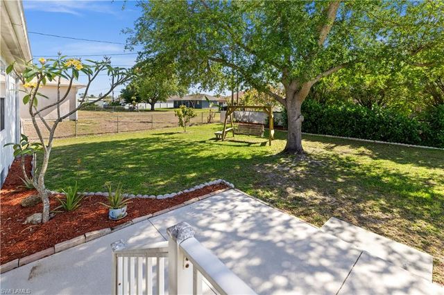 125 NE 11th PL, Cape Coral, FL 33909