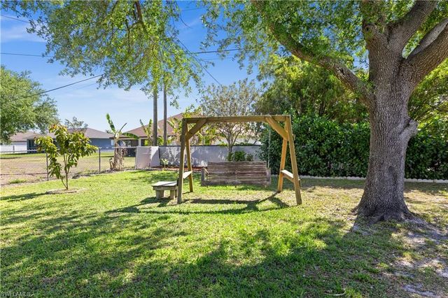 125 NE 11th PL, Cape Coral, FL 33909