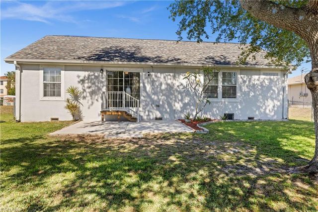 125 NE 11th PL, Cape Coral, FL 33909