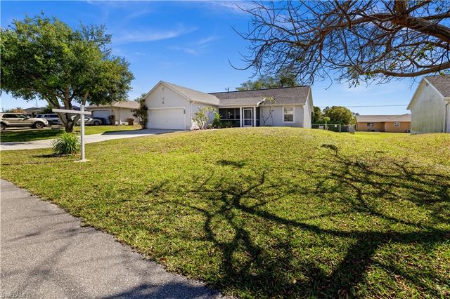 125 NE 11th PL, Cape Coral, FL 33909