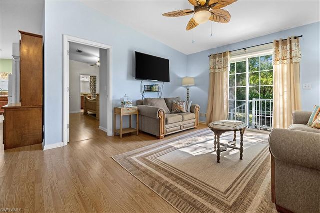 125 NE 11th PL, Cape Coral, FL 33909