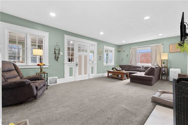 318 Pioneer Street, Akron, OH 44305