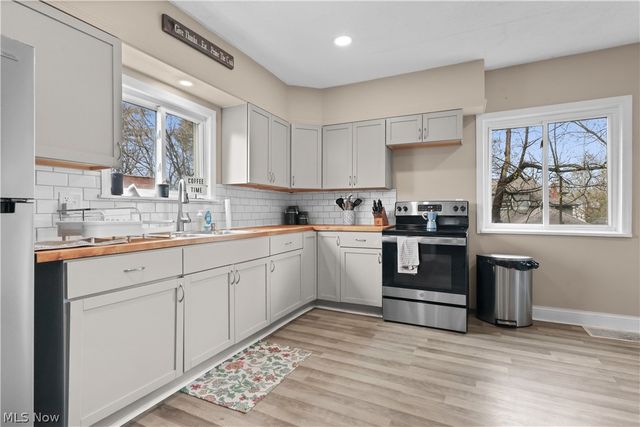 318 Pioneer Street, Akron, OH 44305