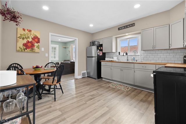 318 Pioneer Street, Akron, OH 44305