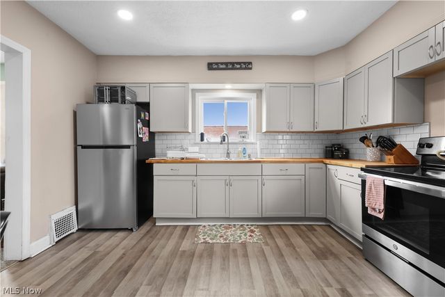 318 Pioneer Street, Akron, OH 44305