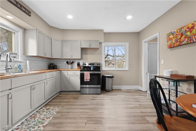 318 Pioneer Street, Akron, OH 44305