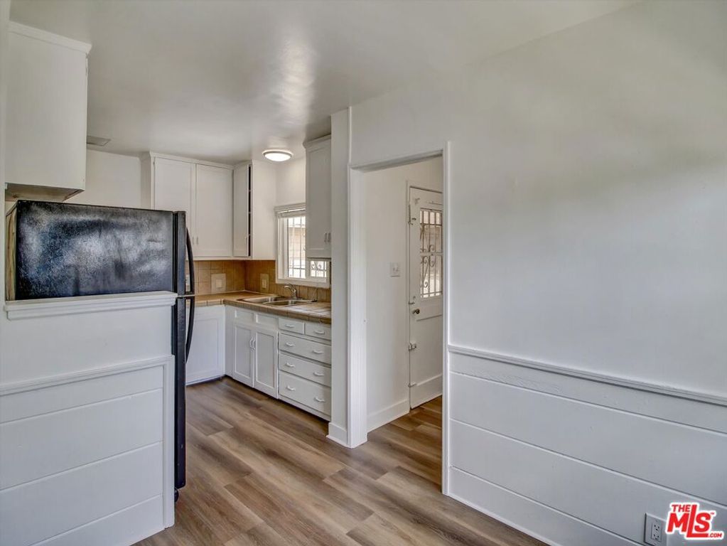 Image 25 of property listing at 3663 S Victoria Avenue, Los Angeles, CA 90016