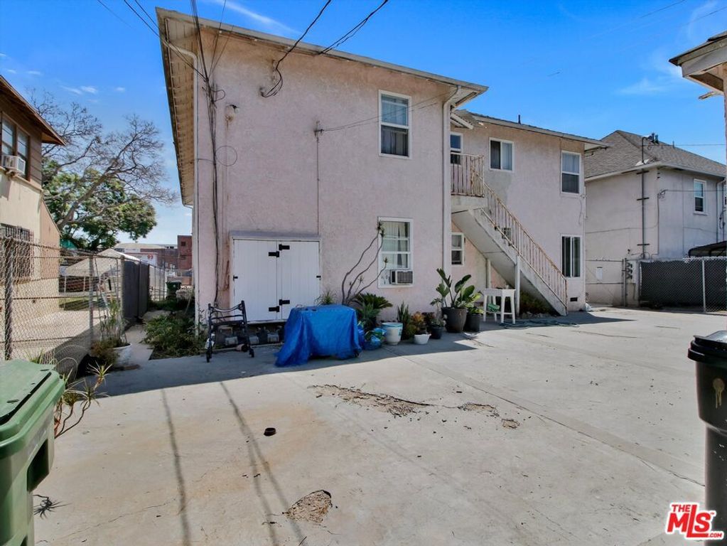 Image 30 of property listing at 3663 S Victoria Avenue, Los Angeles, CA 90016
