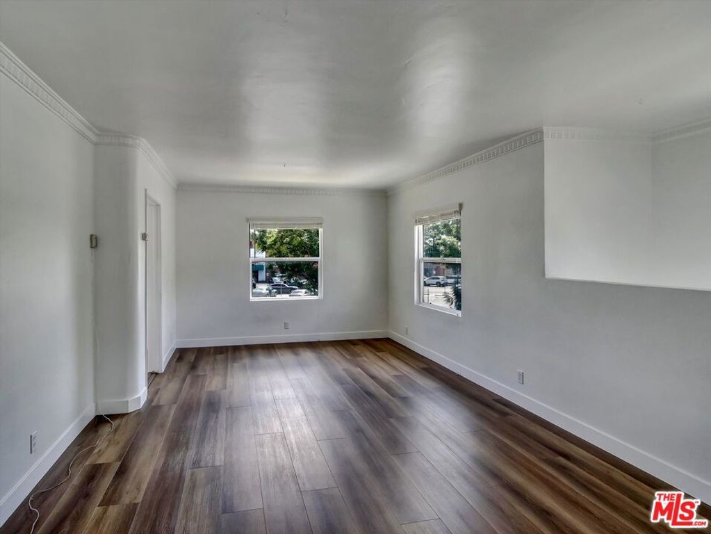 Image 9 of property listing at 3663 S Victoria Avenue, Los Angeles, CA 90016