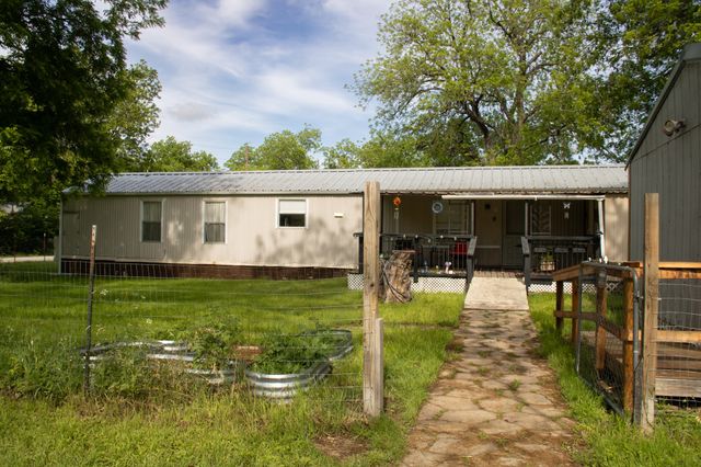 214 E Dobkins, Dublin, TX 76446