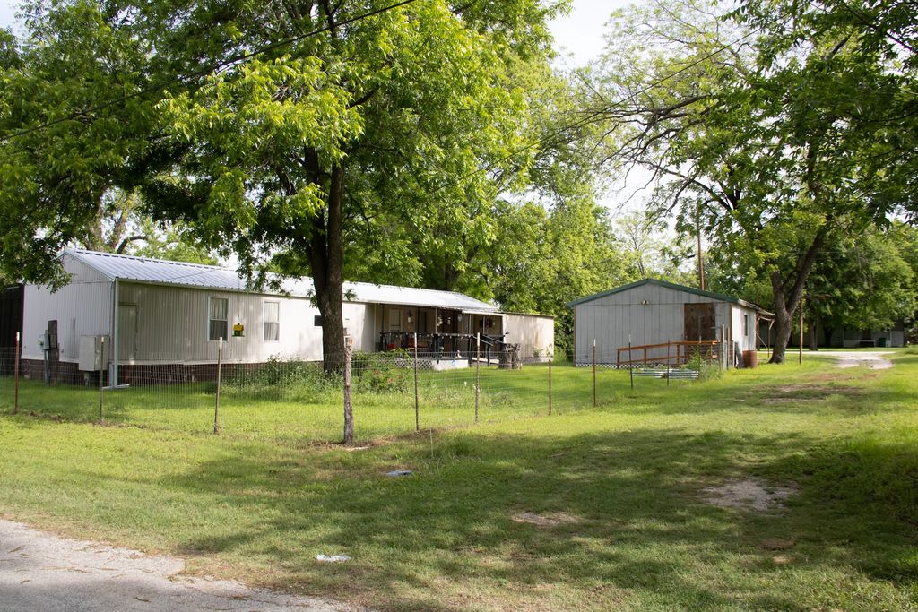 214 E Dobkins, Dublin, TX 76446