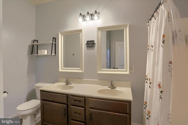 2629 BROWNSTONE DR, Dover, PA 17315