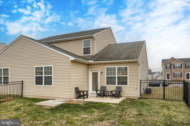 2629 BROWNSTONE DR, Dover, PA 17315