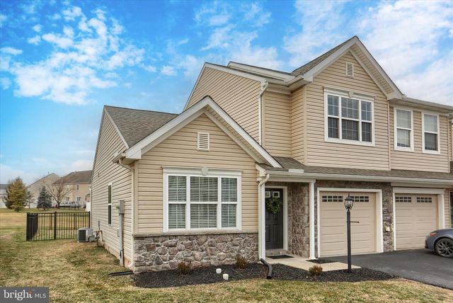 2629 BROWNSTONE DR, Dover, PA 17315