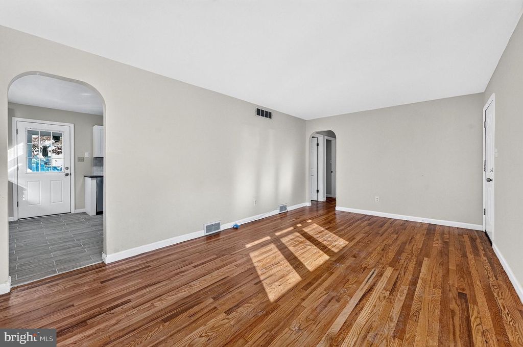 217 E 4TH ST, FLORENCE, NJ 08518 — photo 5