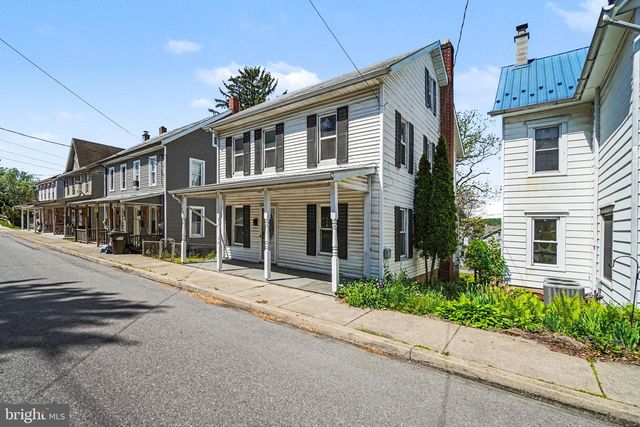 28 N 4TH ST, Halifax, PA 17032