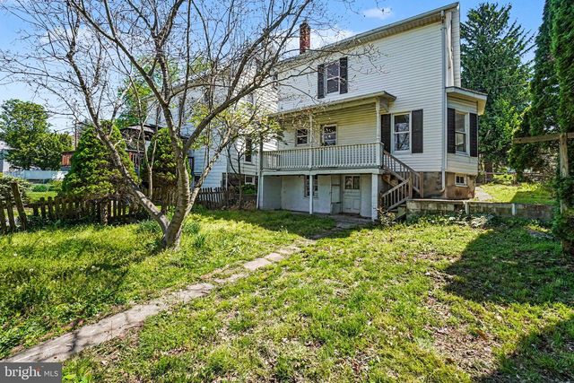 28 N 4TH ST, Halifax, PA 17032