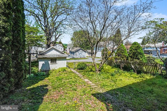 28 N 4TH ST, Halifax, PA 17032