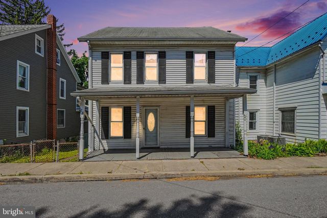 28 N 4TH ST, Halifax, PA 17032