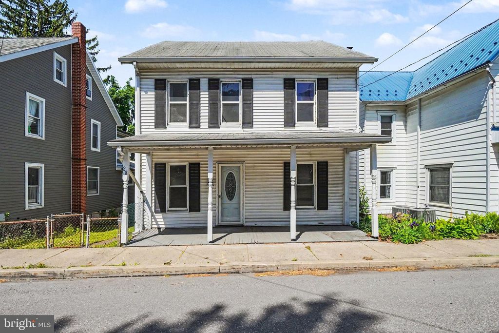 28 N 4TH ST, Halifax, PA 17032