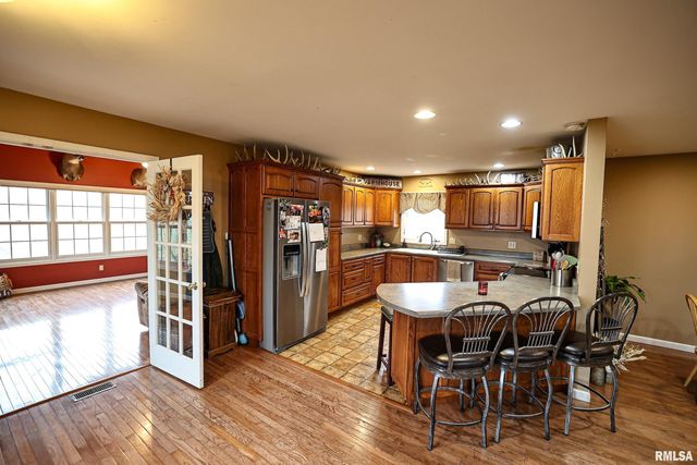 24080 287th Avenue, Barry, IL 62312