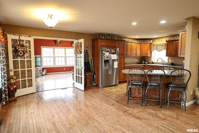 24080 287th Avenue, Barry, IL 62312