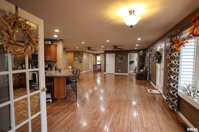 24080 287th Avenue, Barry, IL 62312