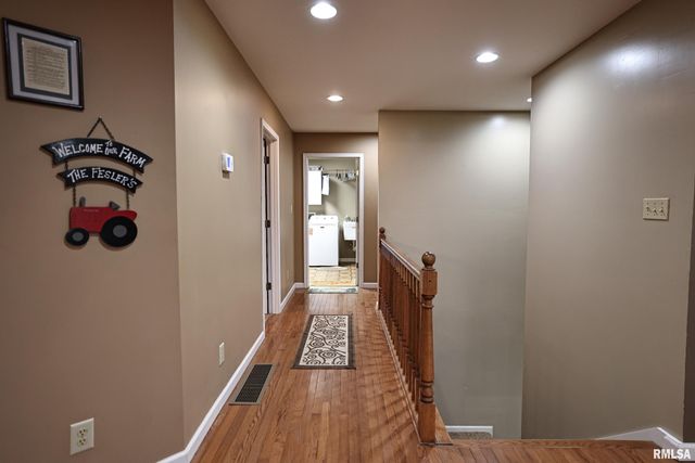 24080 287th Avenue, Barry, IL 62312