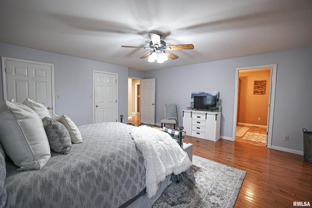 24080 287th Avenue, Barry, IL 62312