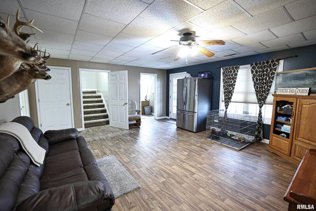 24080 287th Avenue, Barry, IL 62312