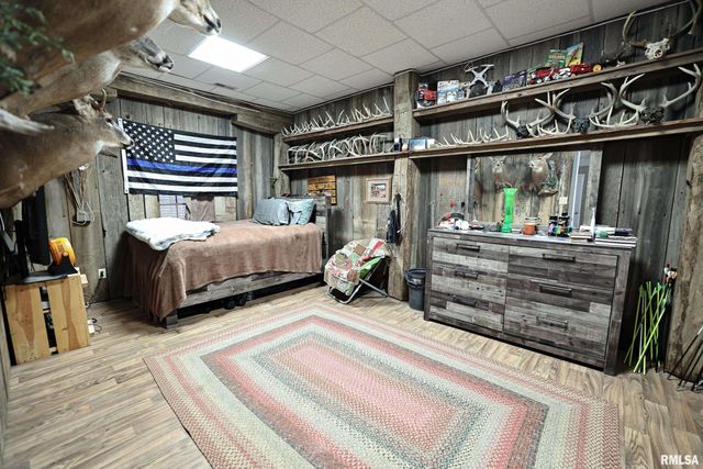 24080 287th Avenue, Barry, IL 62312