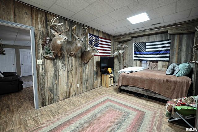 24080 287th Avenue, Barry, IL 62312