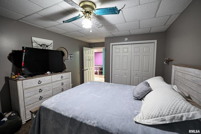 24080 287th Avenue, Barry, IL 62312