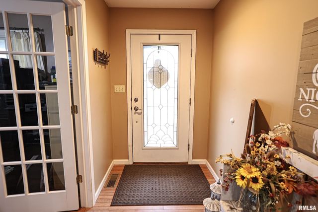 24080 287th Avenue, Barry, IL 62312