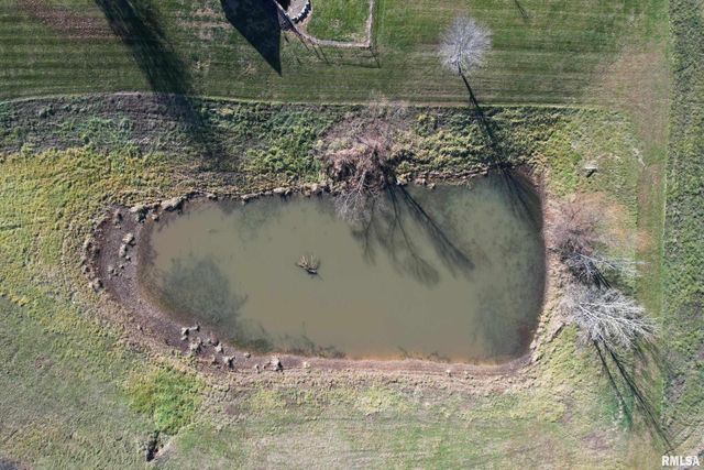 24080 287th Avenue, Barry, IL 62312