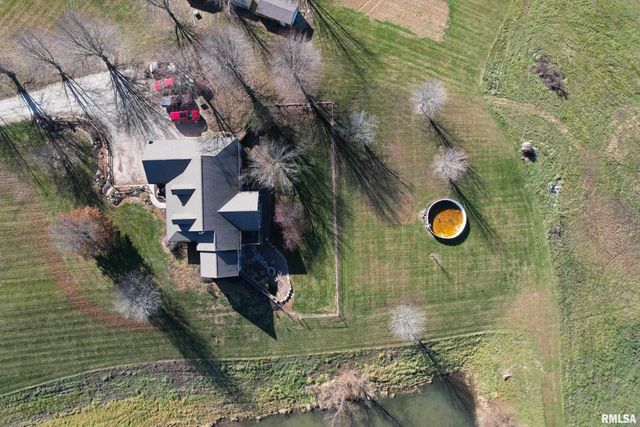 24080 287th Avenue, Barry, IL 62312