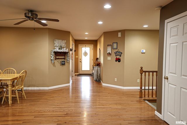 24080 287th Avenue, Barry, IL 62312