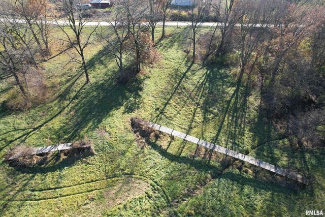 24080 287th Avenue, Barry, IL 62312