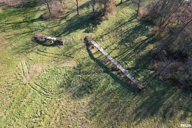 24080 287th Avenue, Barry, IL 62312