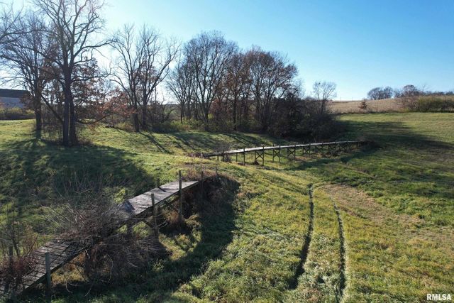 24080 287th Avenue, Barry, IL 62312