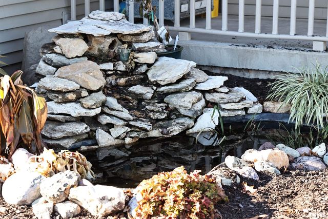 24080 287th Avenue, Barry, IL 62312