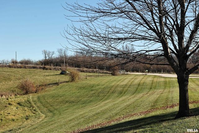 24080 287th Avenue, Barry, IL 62312