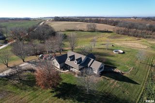 24080 287th Avenue, Barry, IL 62312