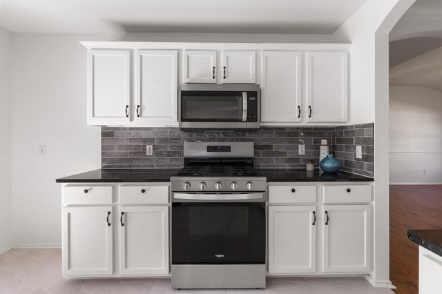 406 Golden Gate DR, Leander, TX 78641