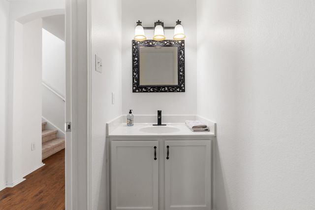 406 Golden Gate DR, Leander, TX 78641