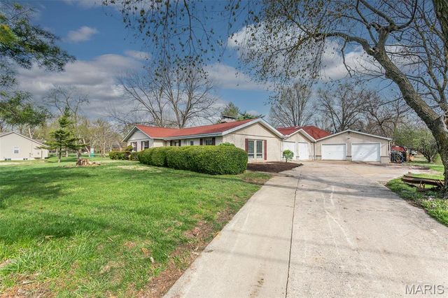 155 Troy Road, Collinsville, IL 62234